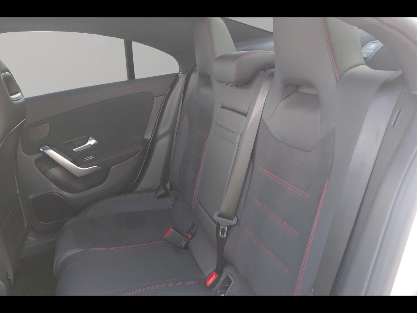 Image MERCEDES-BENZ CLA 200 d 150ch AMG Line 8G-DCT 8cv