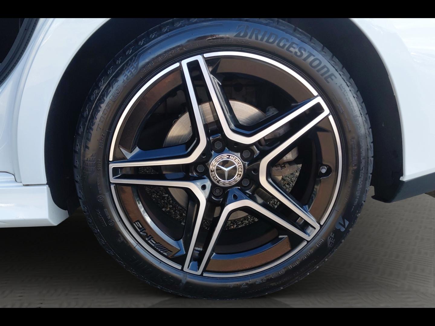 Image MERCEDES-BENZ CLA 200 d 150ch AMG Line 8G-DCT 8cv