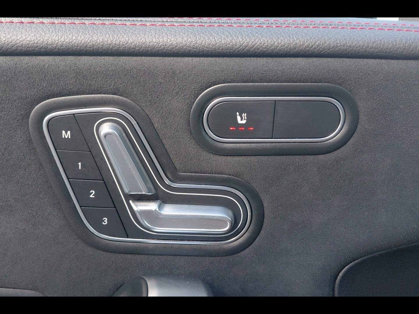 Image MERCEDES-BENZ CLA 200 d 150ch AMG Line 8G-DCT 8cv