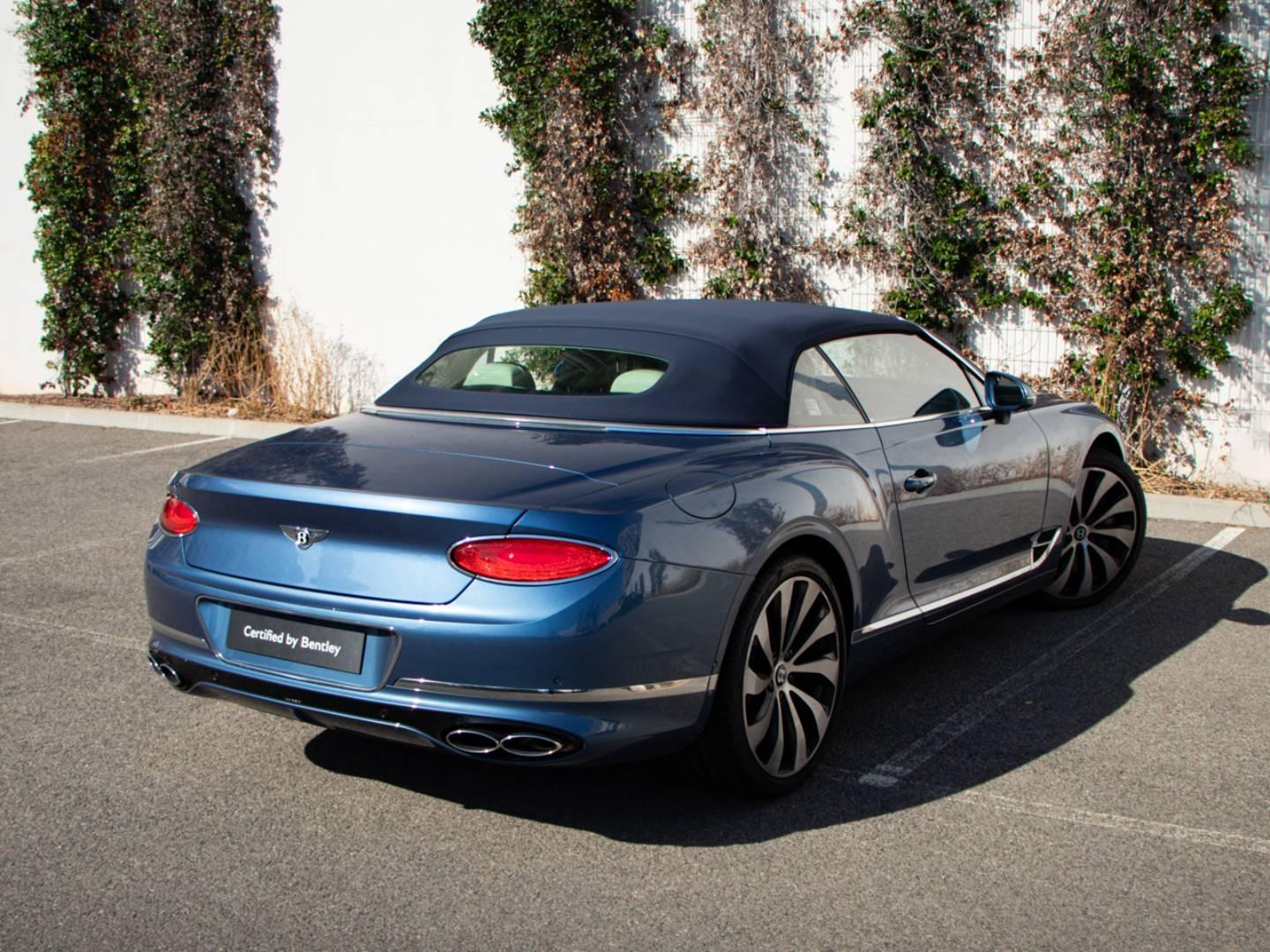 Image BENTLEY GTC Azure V8 4.0 550ch