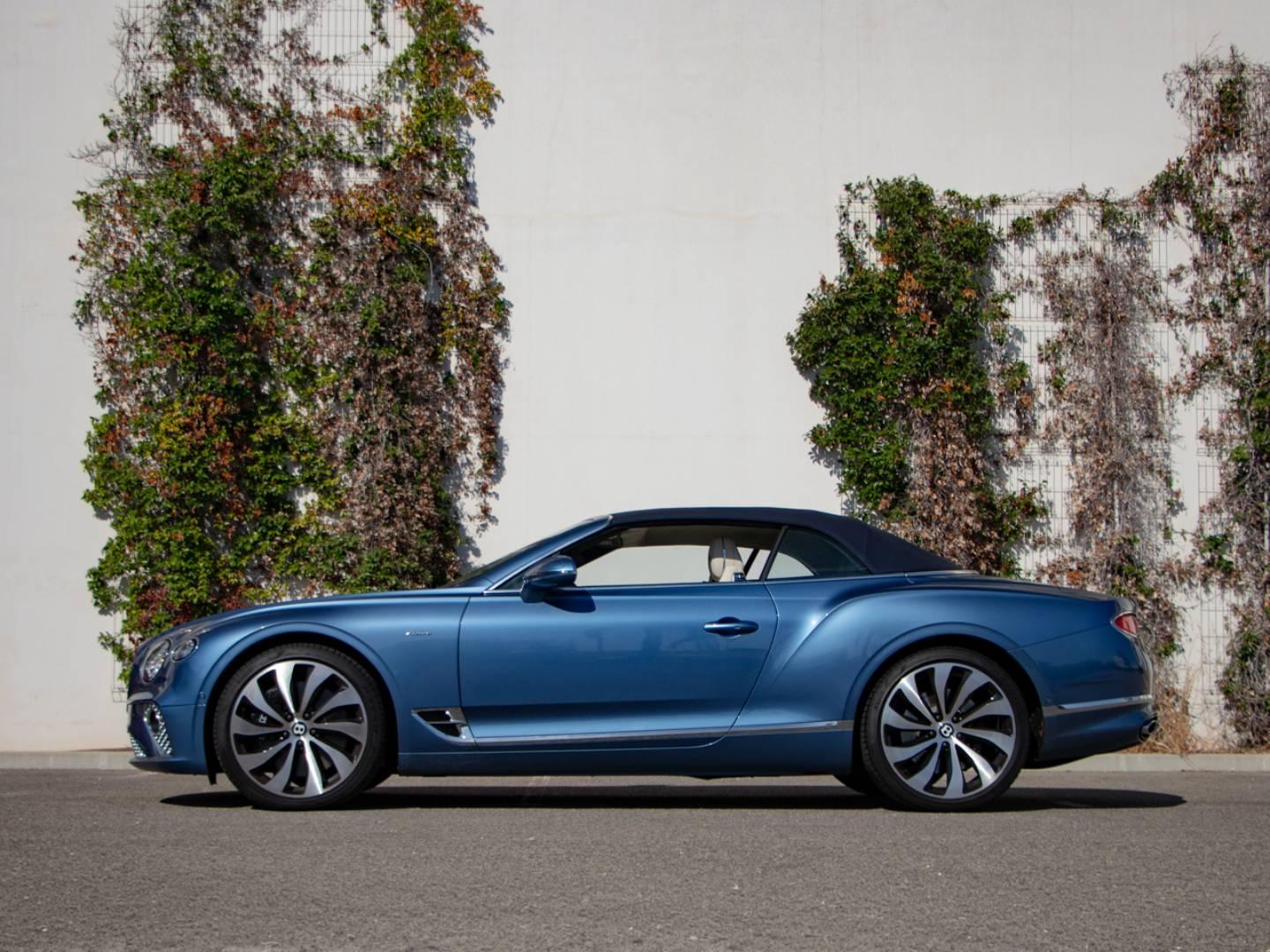 Image BENTLEY GTC Azure V8 4.0 550ch