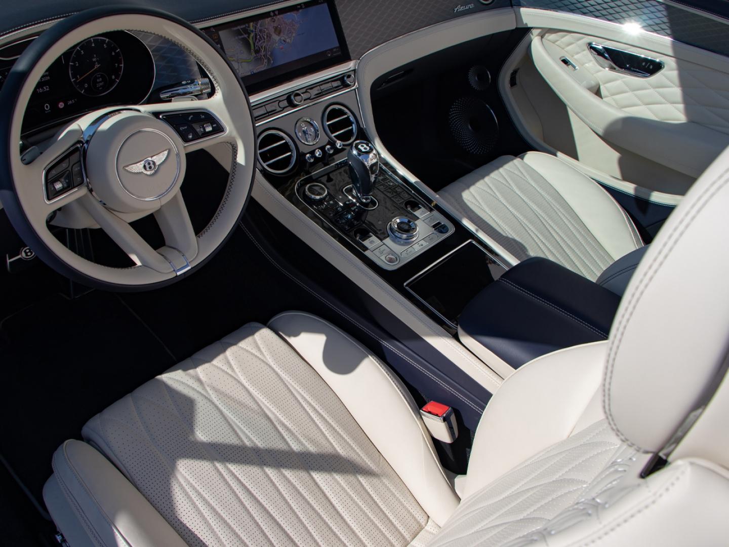 Image BENTLEY GTC Azure V8 4.0 550ch