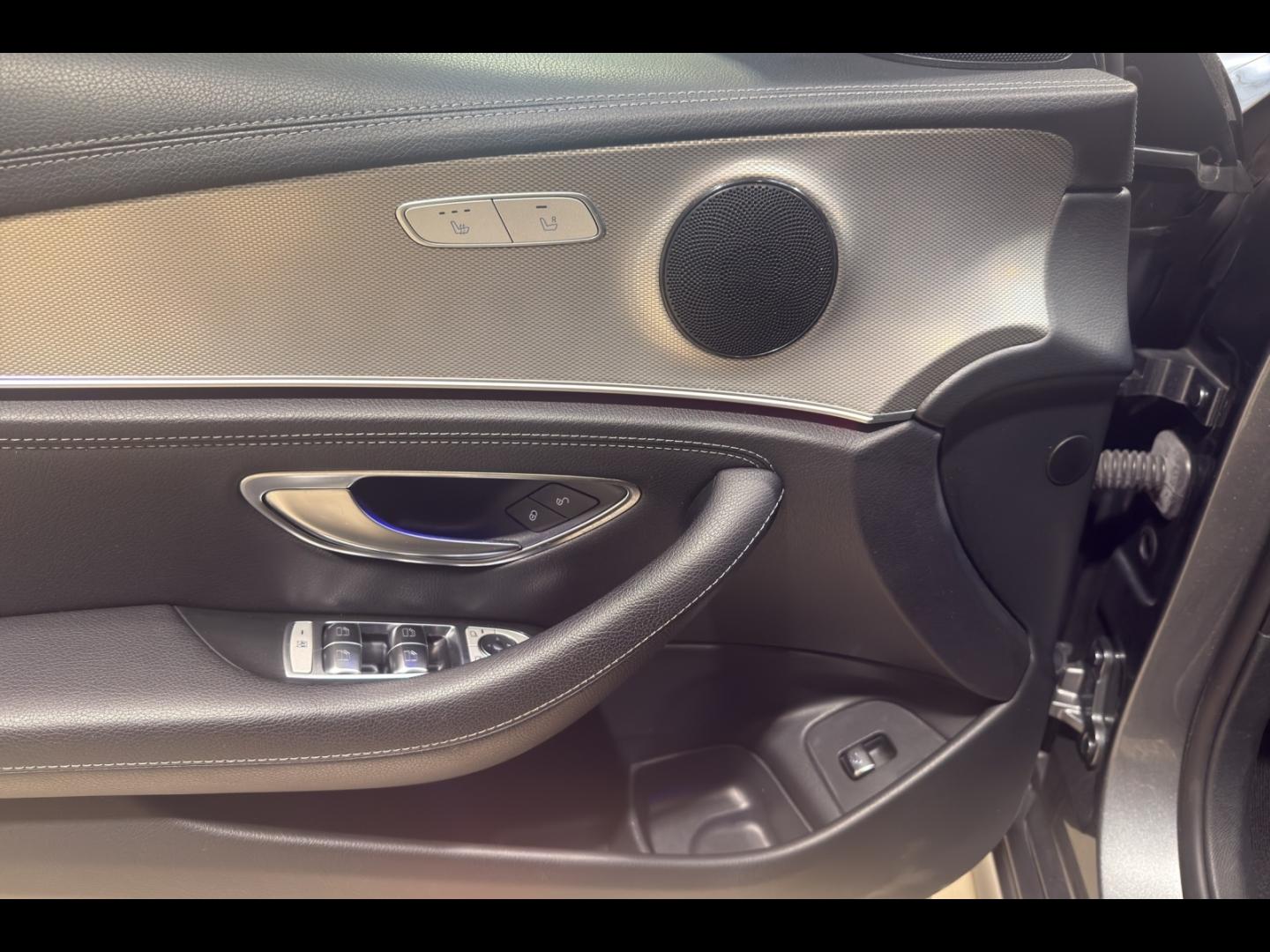 Image MERCEDES-BENZ Classe E 220 d 194ch Sportline 9G-Tronic