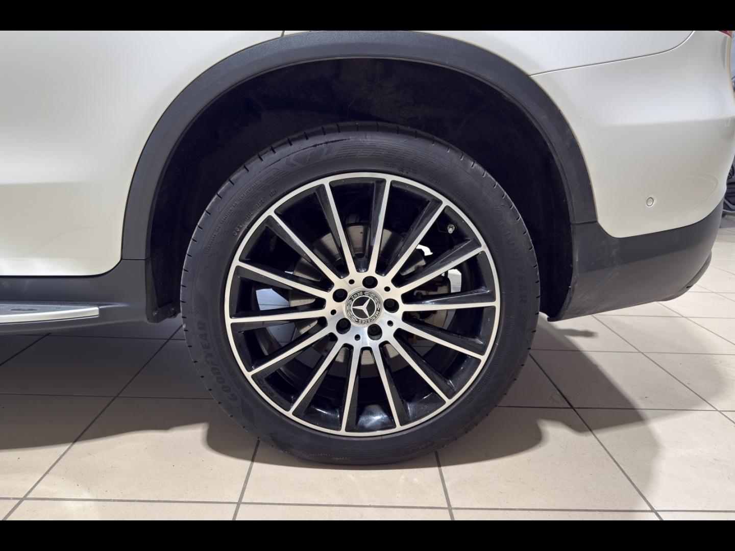 Image MERCEDES-BENZ GLC 300 e 211+122ch AMG Line 4Matic 9G-Tronic Euro6d-T-EVAP-ISC