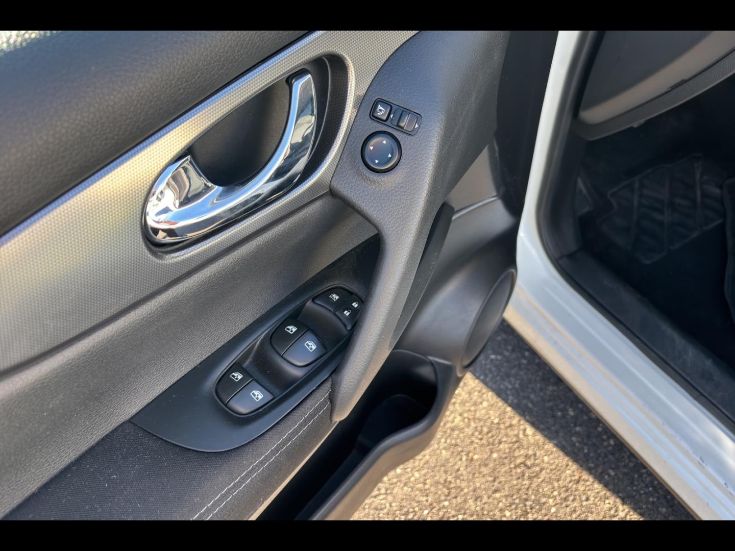 Image NISSAN Qashqai 1.2 DIG-T 115ch N-Connecta