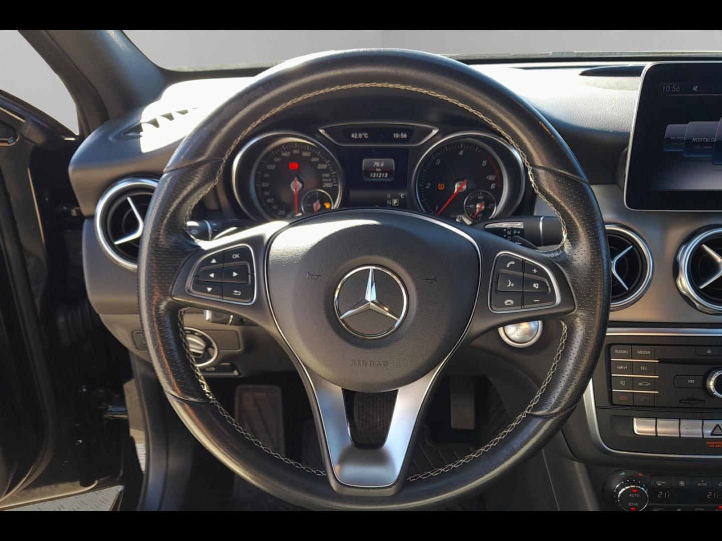 Image MERCEDES-BENZ GLA 200 d 136ch Sensation 7G-DCT Euro6c