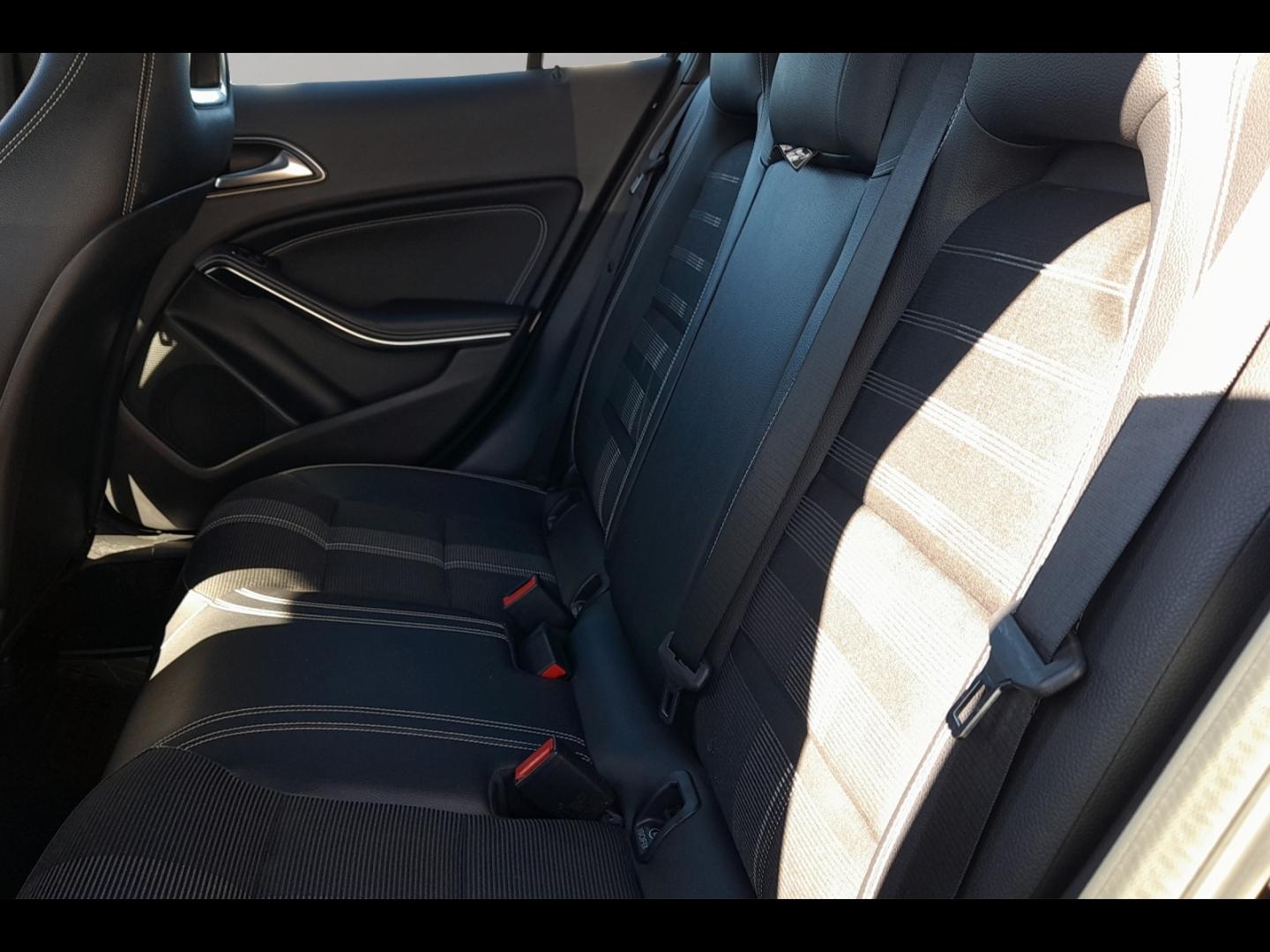 Image MERCEDES-BENZ GLA 200 d 136ch Sensation 7G-DCT Euro6c