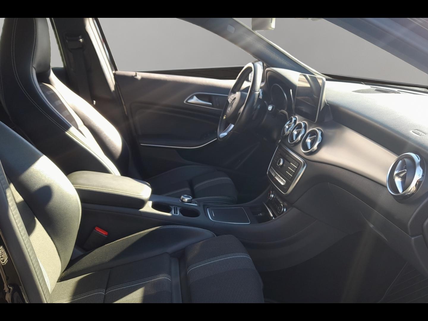 Image MERCEDES-BENZ GLA 200 d 136ch Sensation 7G-DCT Euro6c