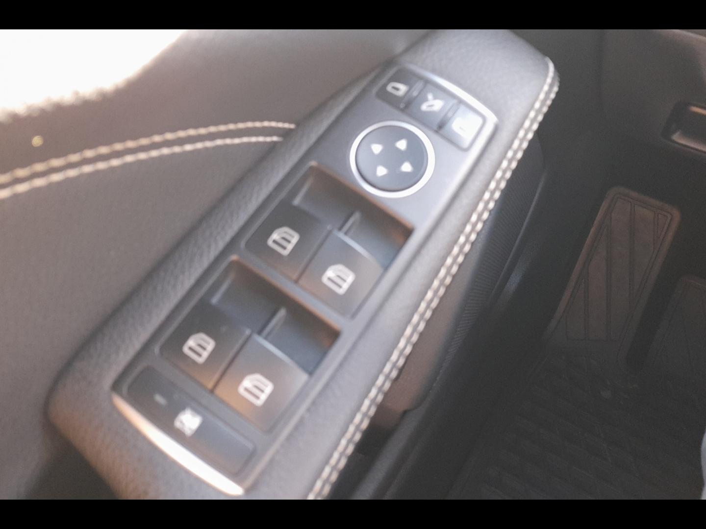 Image MERCEDES-BENZ GLA 200 d 136ch Sensation 7G-DCT Euro6c