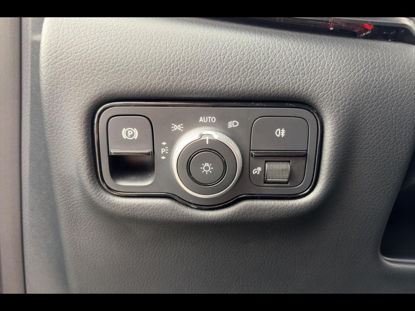 Image MERCEDES-BENZ Classe V 300 d Long Avantgarde Intégrale 9G-Tronic