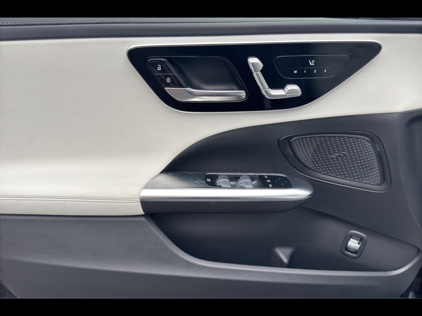 Image MERCEDES-BENZ Classe C Break 300 d e Hybrid EQ 197+129ch AMG Line