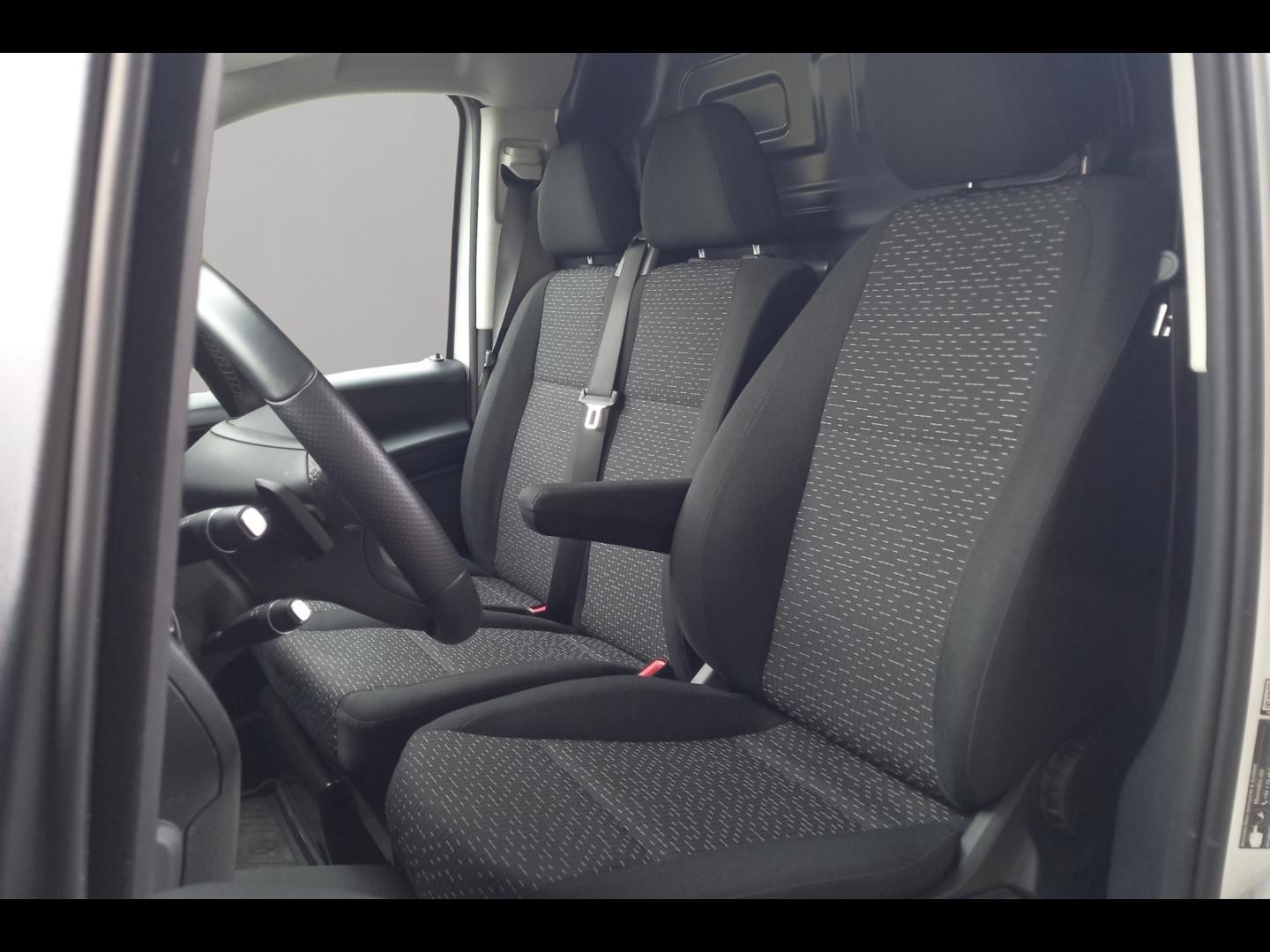 Image MERCEDES-BENZ Vito Fg eVito 112 116ch Long batterie 60 kWh