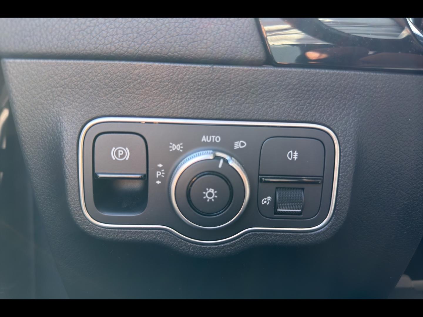 Image MERCEDES-BENZ EQA 350 292ch AMG Line 4MATIC