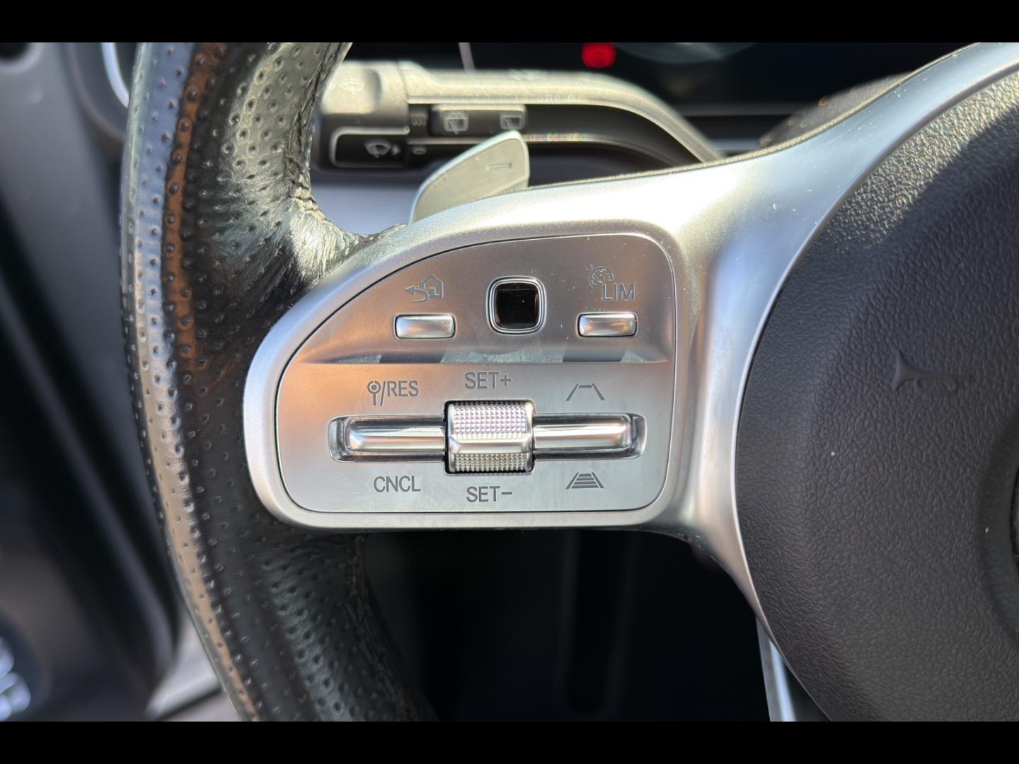 Image MERCEDES-BENZ GLE 400 d 330ch AMG Line 4Matic 9G-Tronic