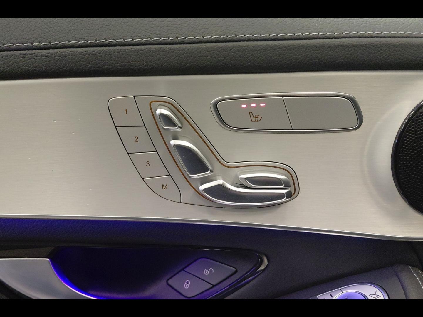Image MERCEDES-BENZ GLC Coupé 300 d e Hybrid 197+136ch AMG Line 4Matic 9G-Tronic