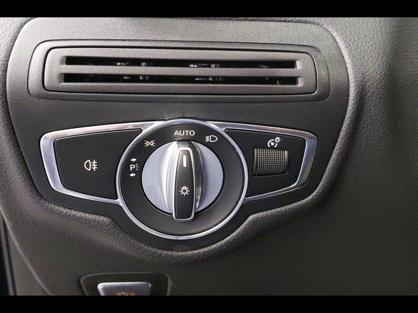 Image MERCEDES-BENZ GLC Coupé 300 d e Hybrid 197+136ch AMG Line 4Matic 9G-Tronic