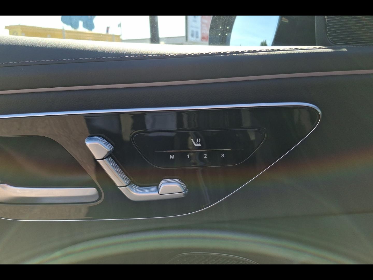 Image MERCEDES-BENZ Classe E Break 220 d 197+23ch AMG Line 9G-Tronic