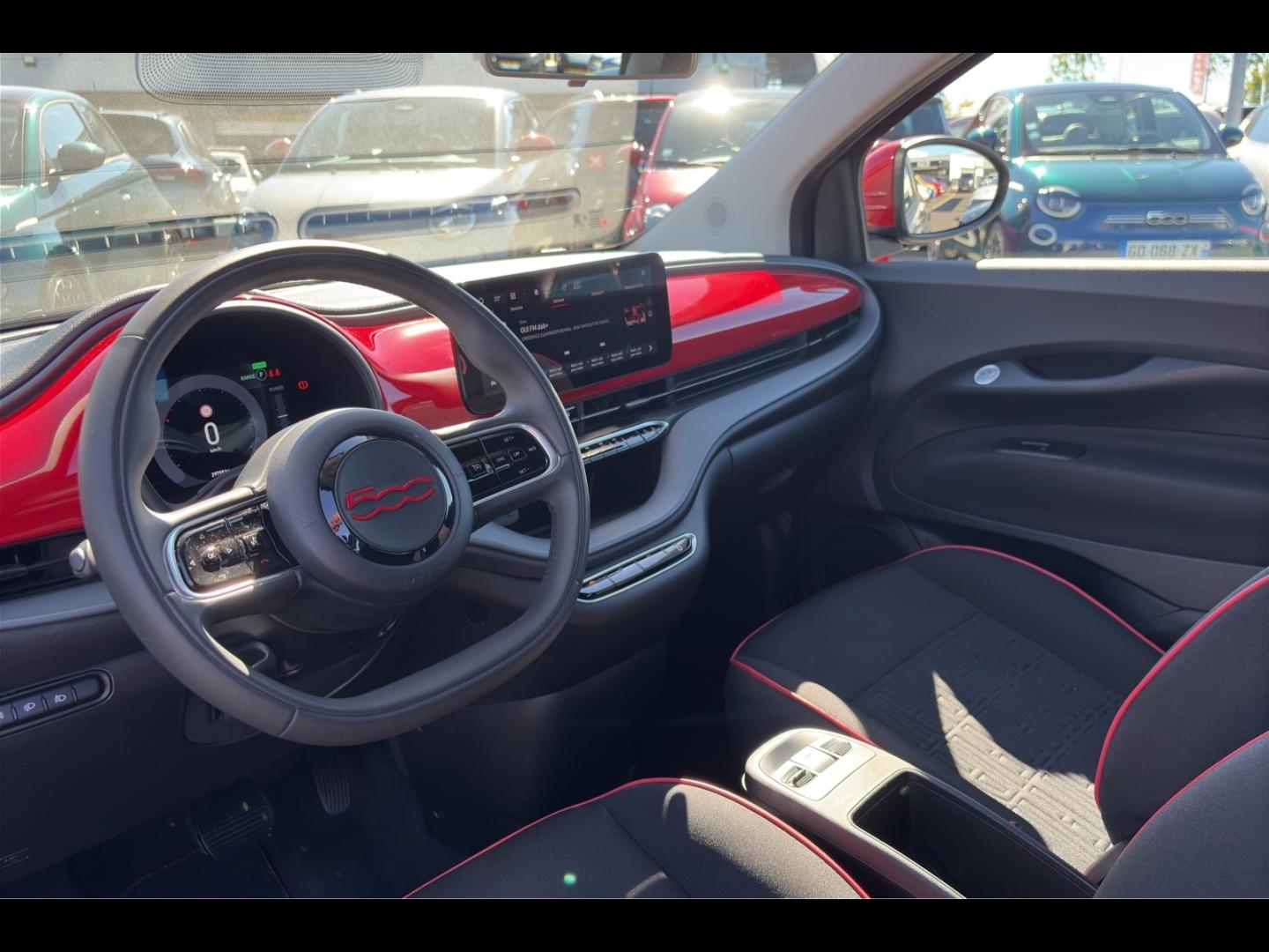 Image FIAT 500C e 95ch (RED) MY23