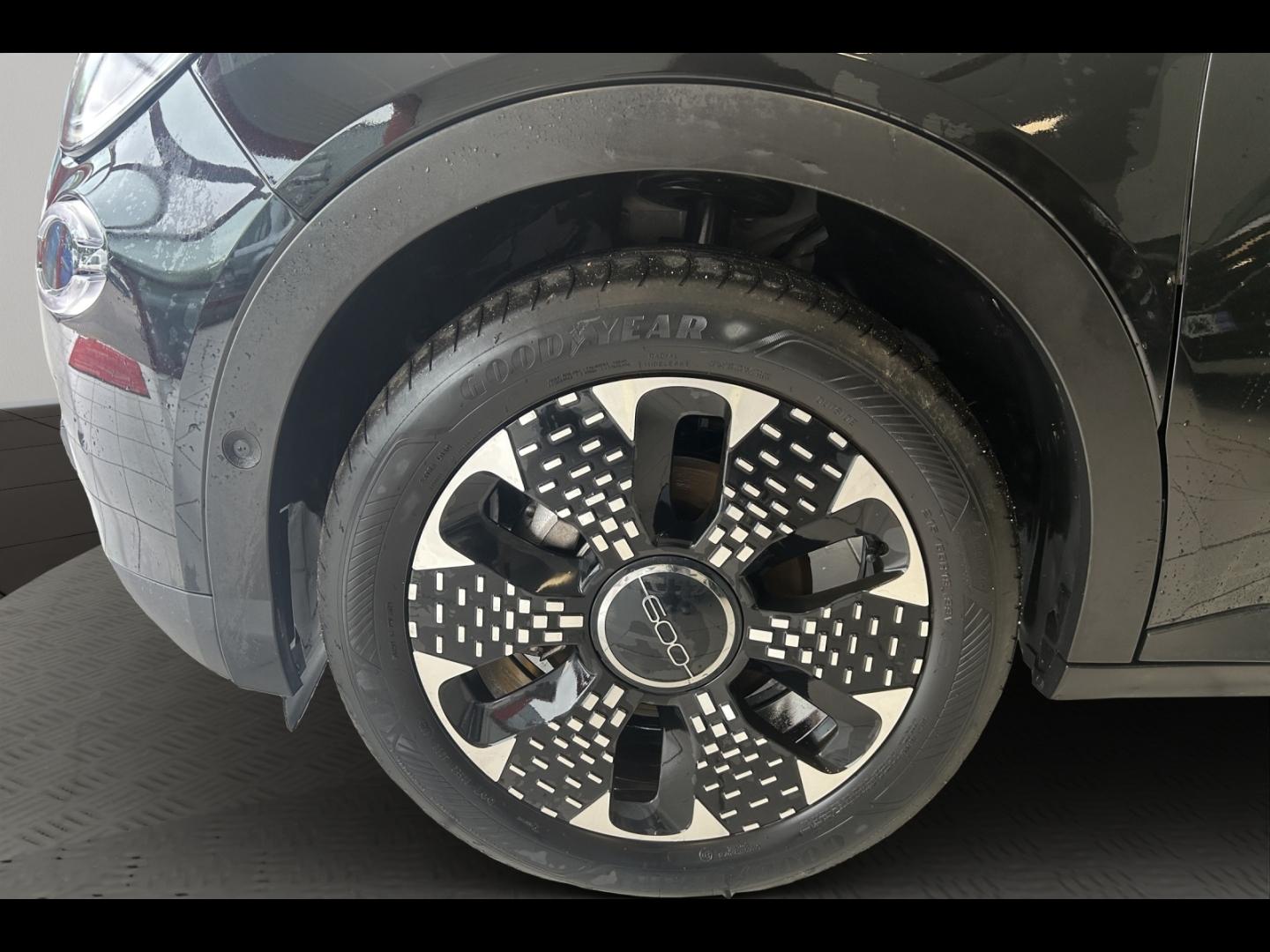 Image FIAT 600 1.2 Hybrid Turbo 110ch La Prima eDCT6 Step 2