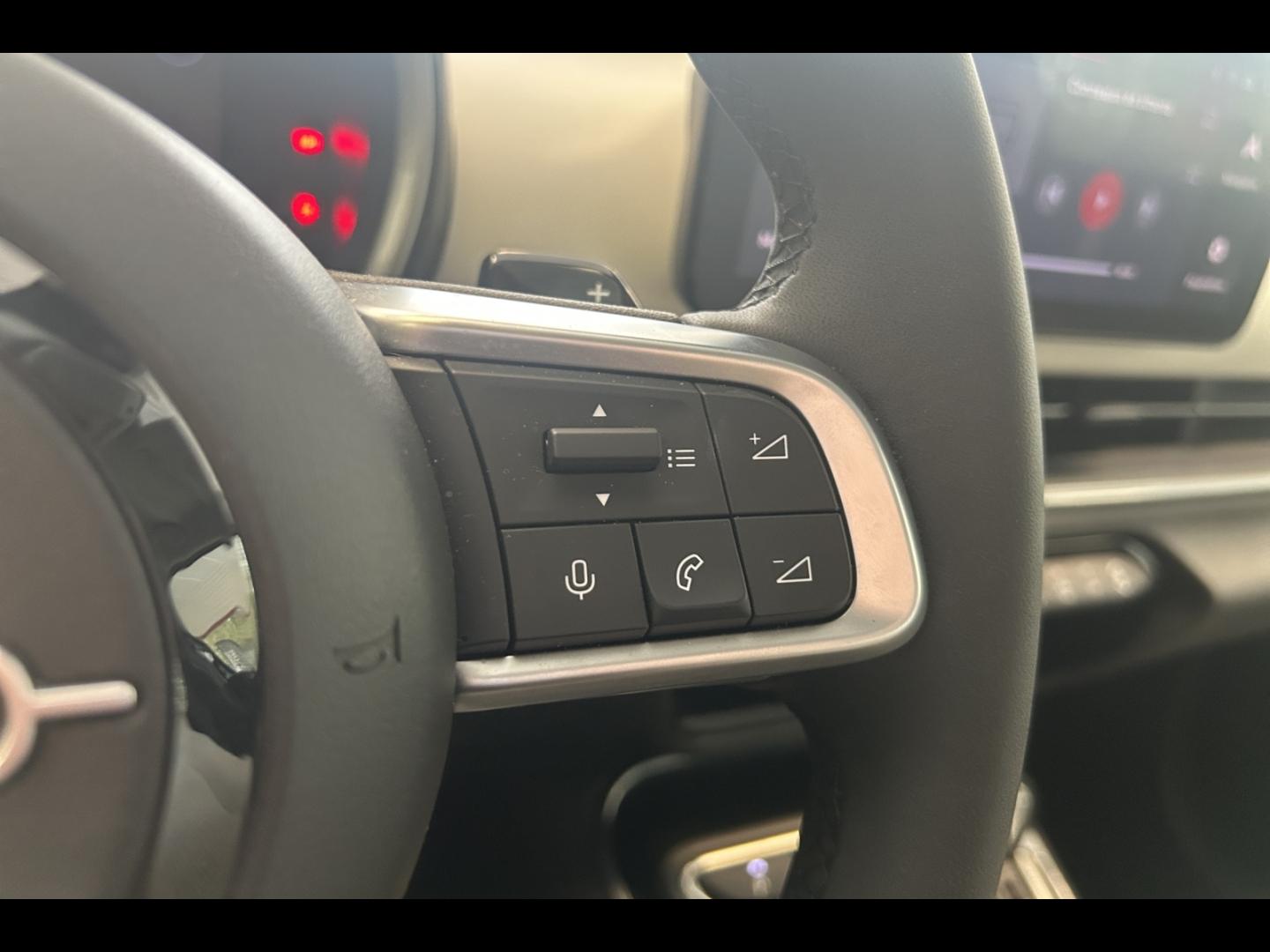 Image FIAT 600 1.2 Hybrid Turbo 110ch La Prima eDCT6 Step 2