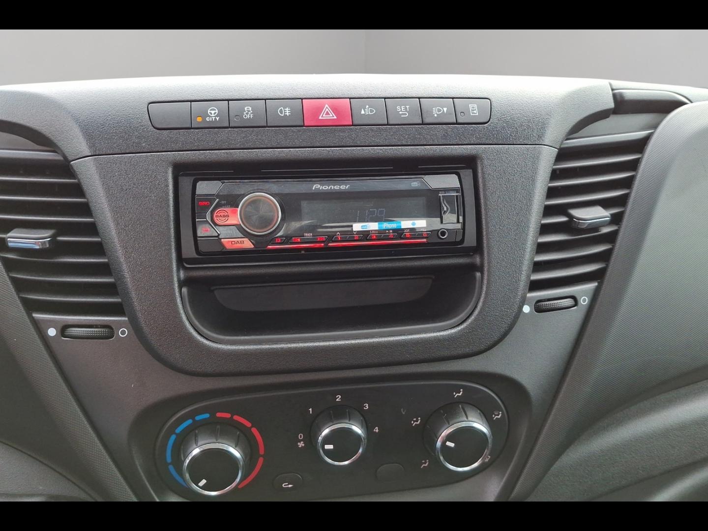 Image IVECO Daily CCb 35C14 Empattement 3750 Tor