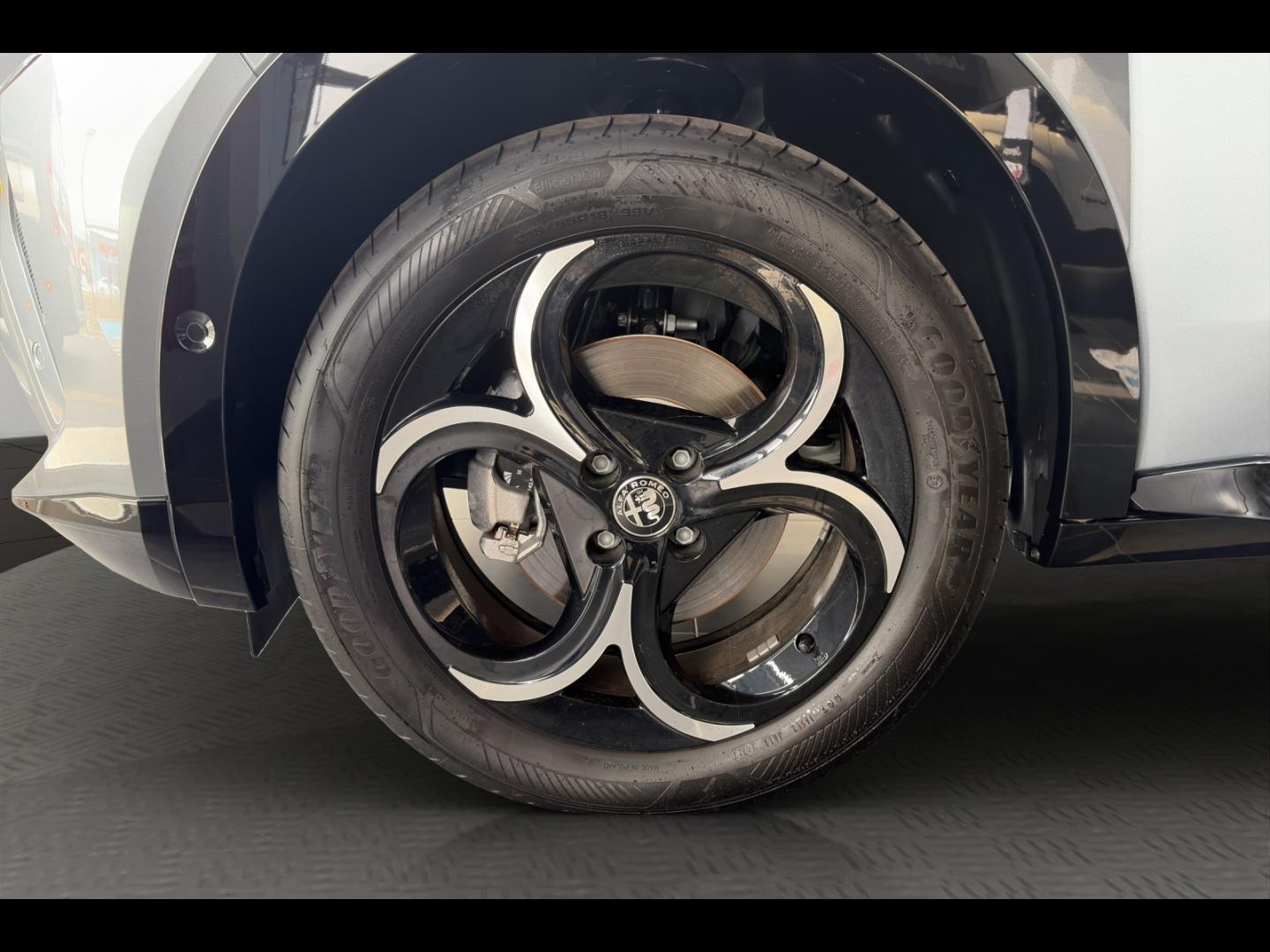 Image ALFA ROMEO Junior 1.2 Ibrida 136ch DCT6
