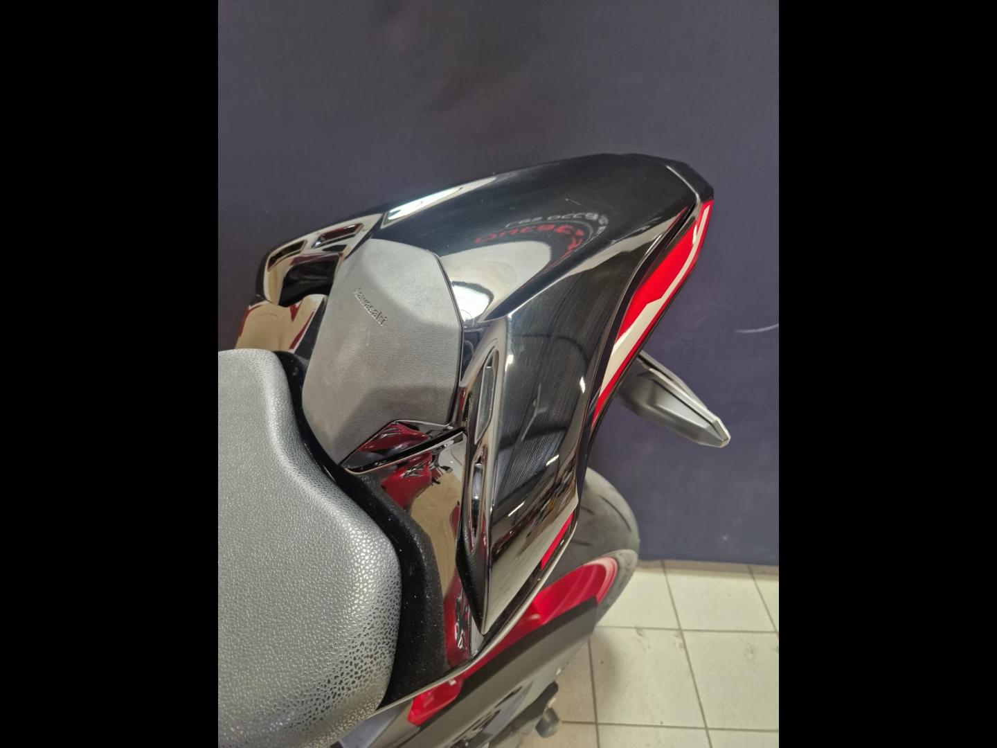 Image KAWASAKI Z Z 900 Gris/Rouge 2024