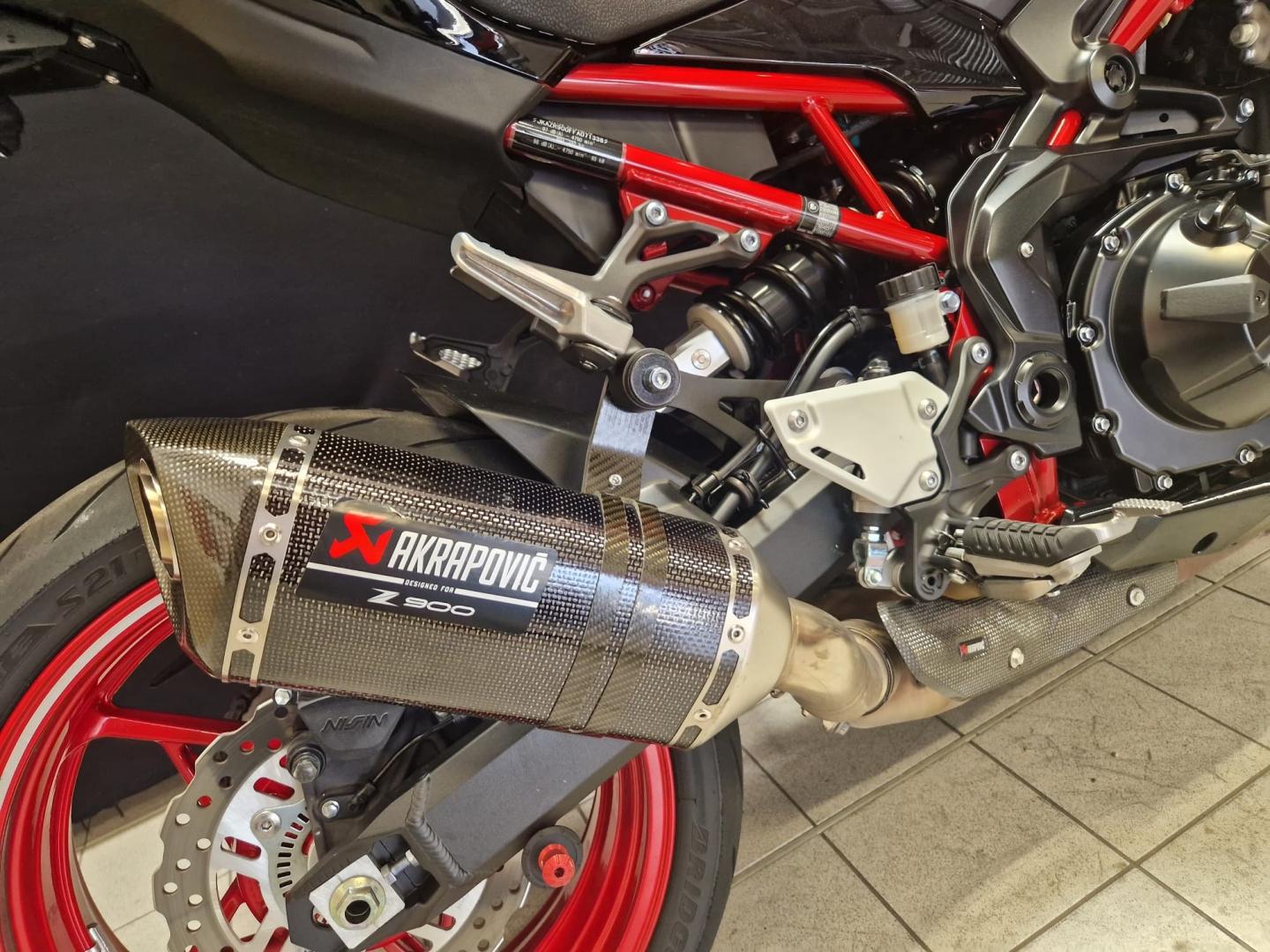 Image KAWASAKI Z Z 900 Gris/Rouge 2024