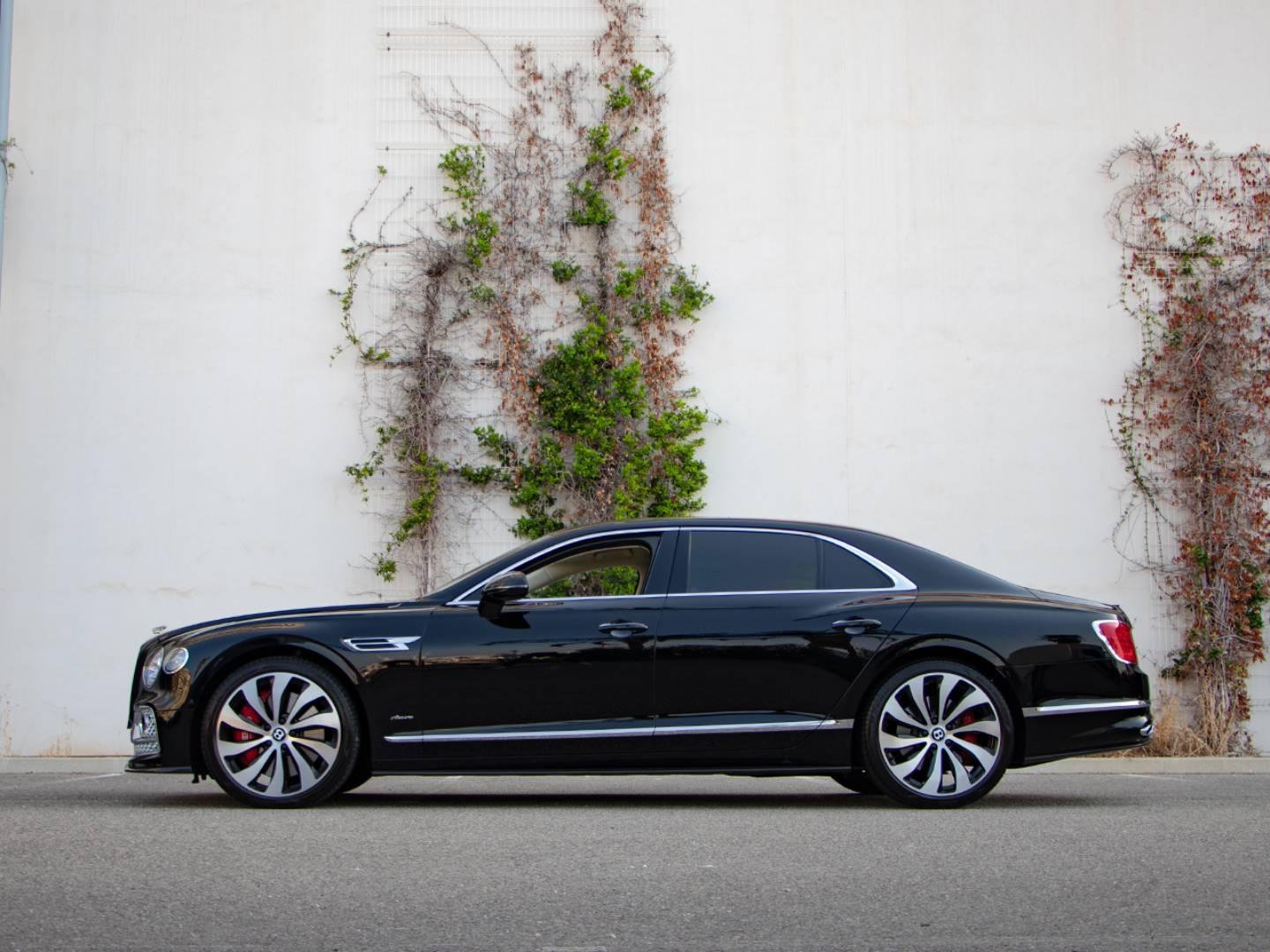 Image BENTLEY FLYING SPUR Azure V8 4.0 550ch
