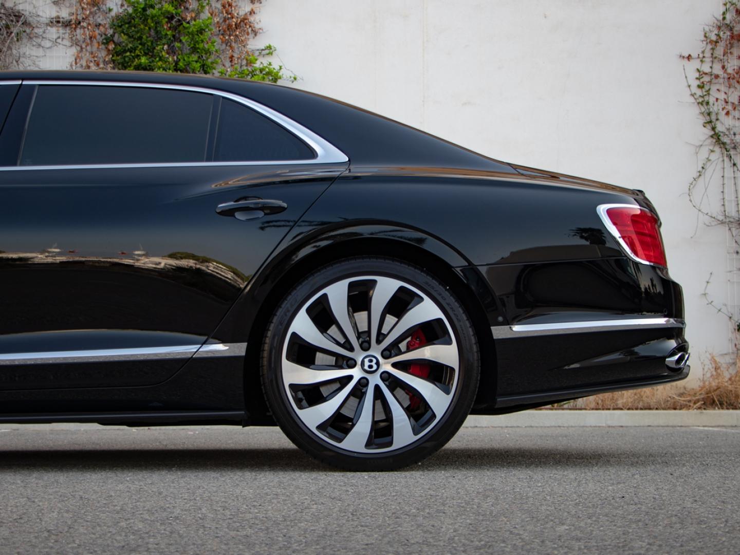 Image BENTLEY FLYING SPUR Azure V8 4.0 550ch