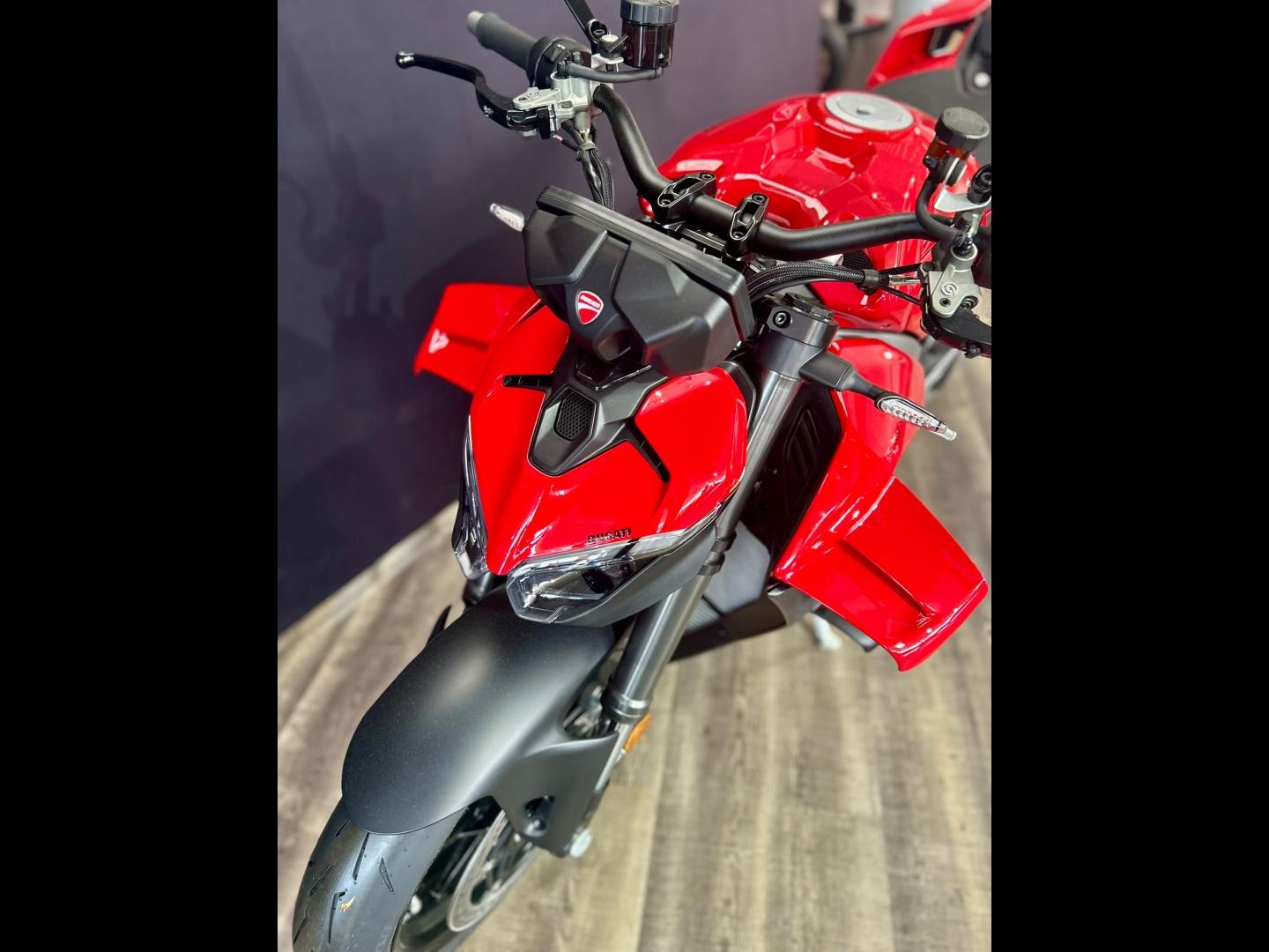 Image DUCATI Streetfighter 1103 Streetfighter V4