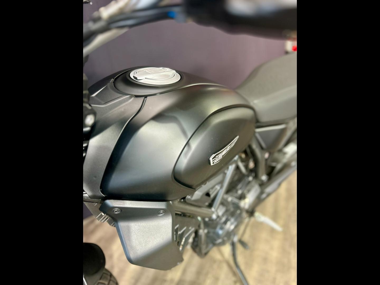 Image DUCATI Scrambler Scrambler 800 Icon Dark