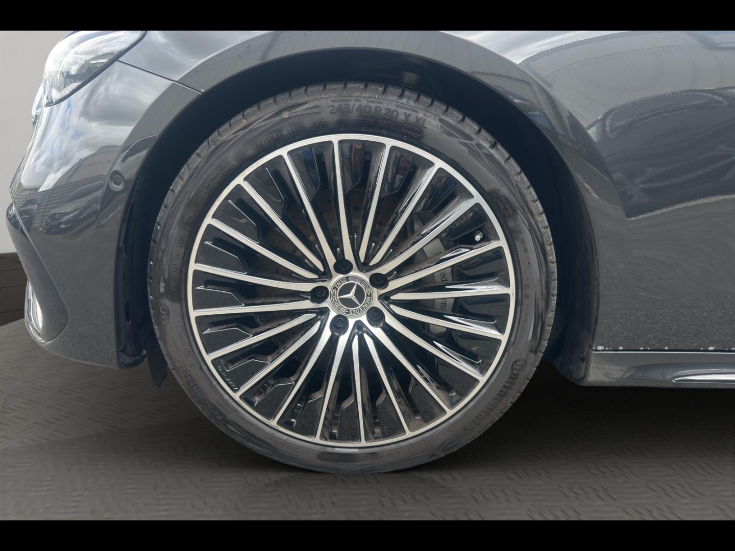 Image MERCEDES-BENZ Classe E 220 d 197+23ch AMG Line 9G-Tronic
