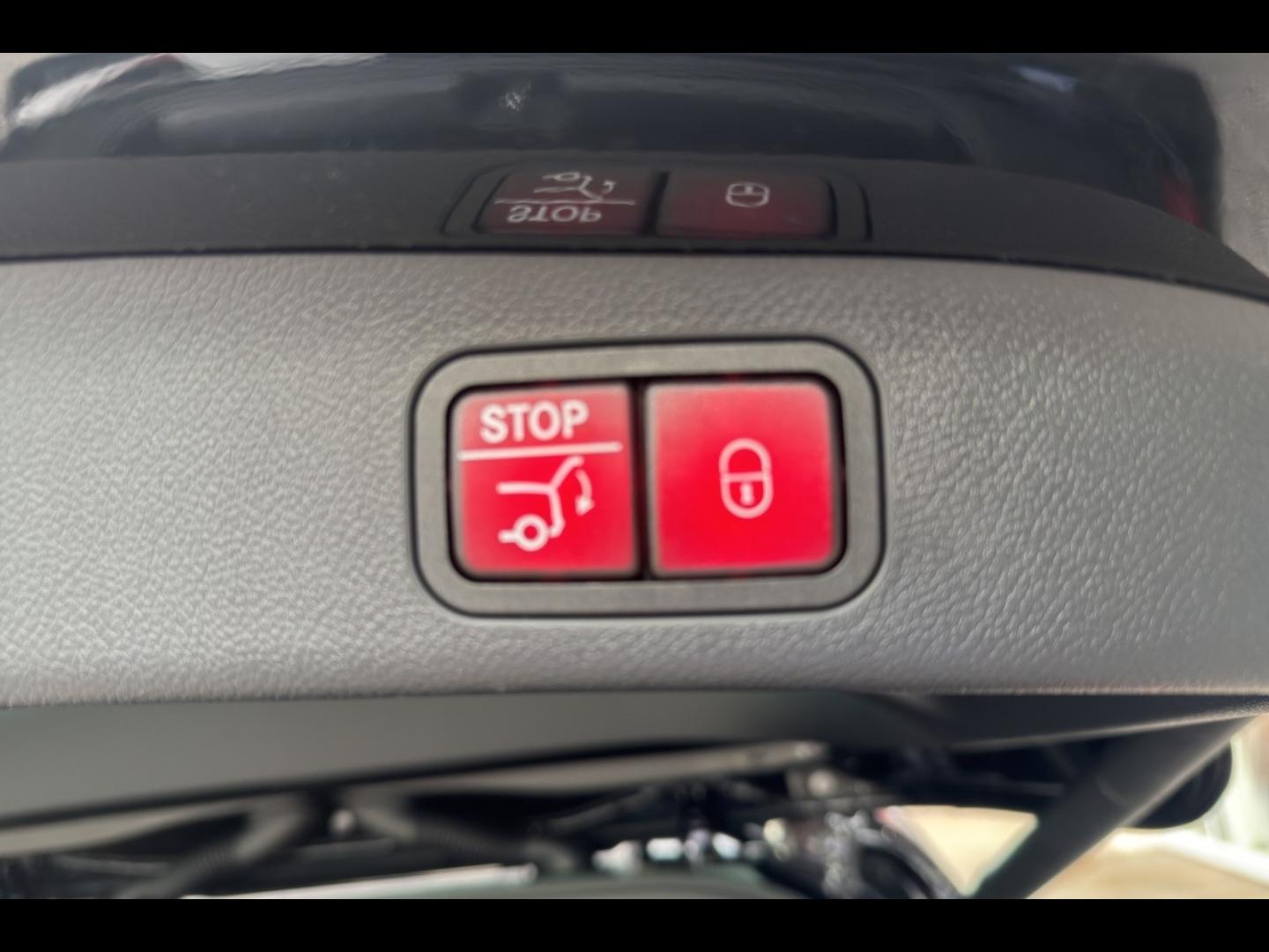 Image MERCEDES-BENZ GLB 220 190+30ch AMG Line 8G-eDCT