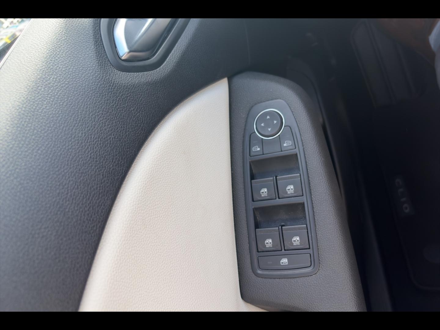 Image RENAULT Clio Réversible 1.6 E-Tech full hybrid 145 Evolution