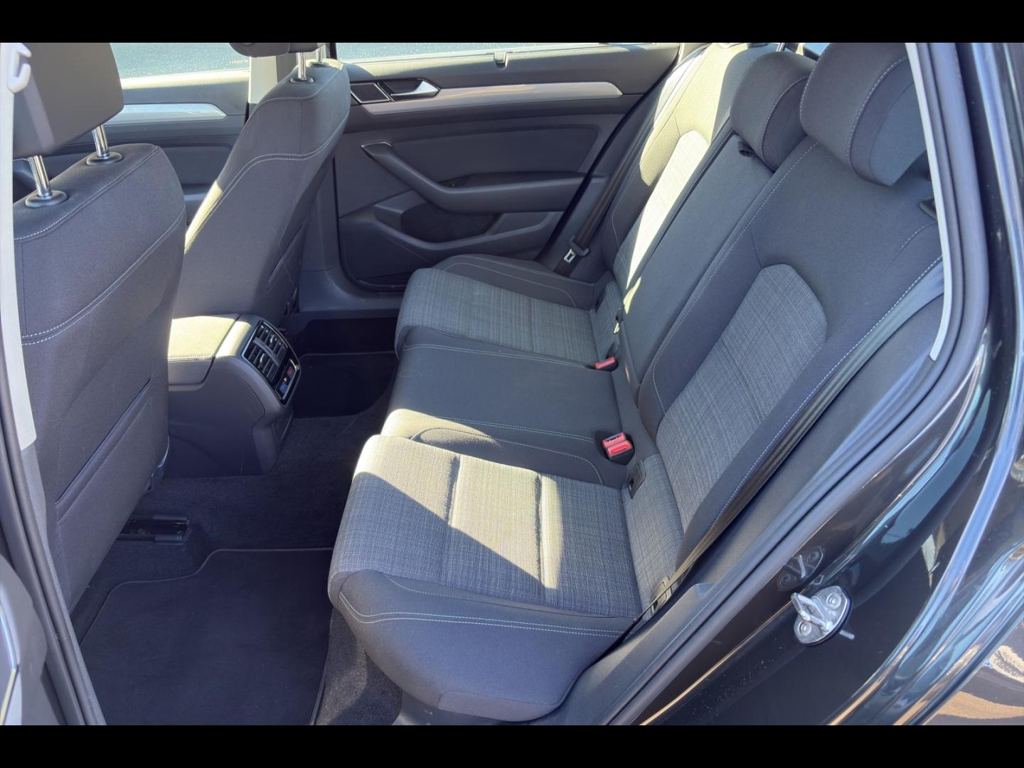 Image VOLKSWAGEN Passat SW 2.0 TDI EVO 150ch Business DSG7 8cv