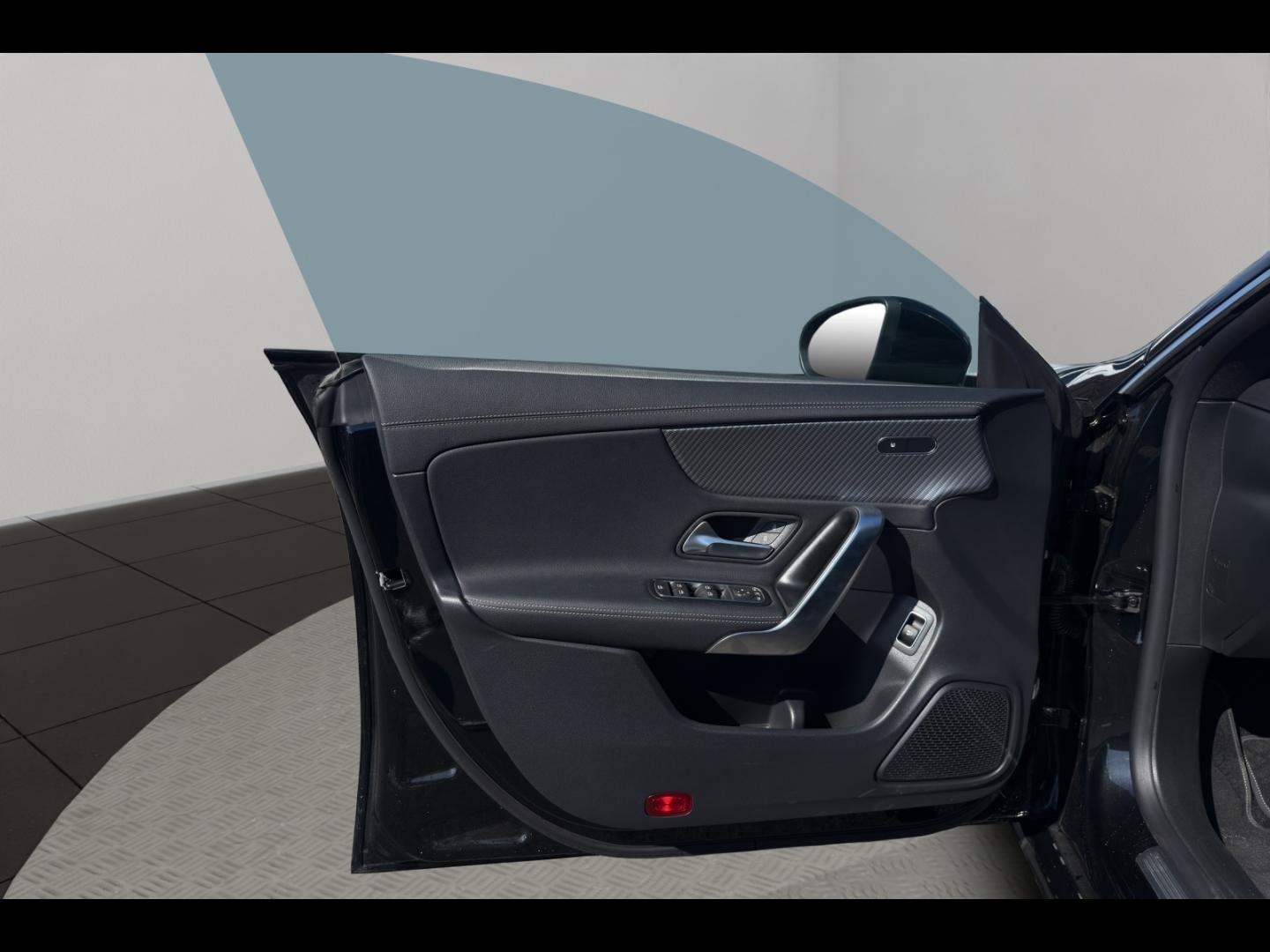 Image MERCEDES-BENZ CLA Shooting Brake 180 136ch Business Line 7G-DCT
