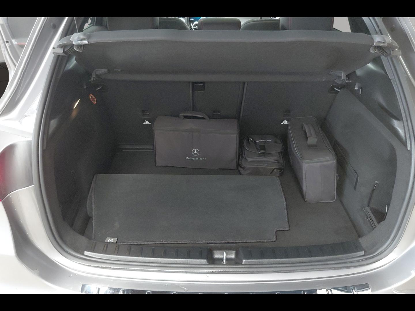 Image MERCEDES-BENZ GLA 250 e 160+102ch AMG Line 8G-DCT