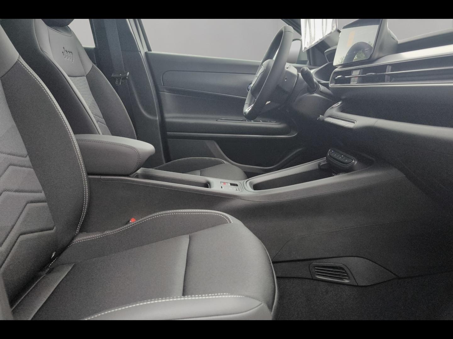 Image JEEP Avenger 1.2 Turbo T3 110ch e-Hybrid Altitude BVR6