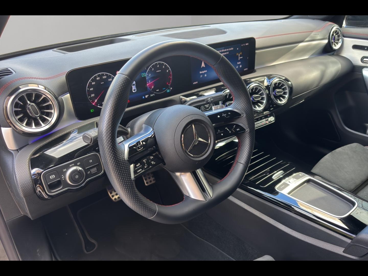 Image MERCEDES-BENZ CLA 200 163ch AMG Line 7G-DCT