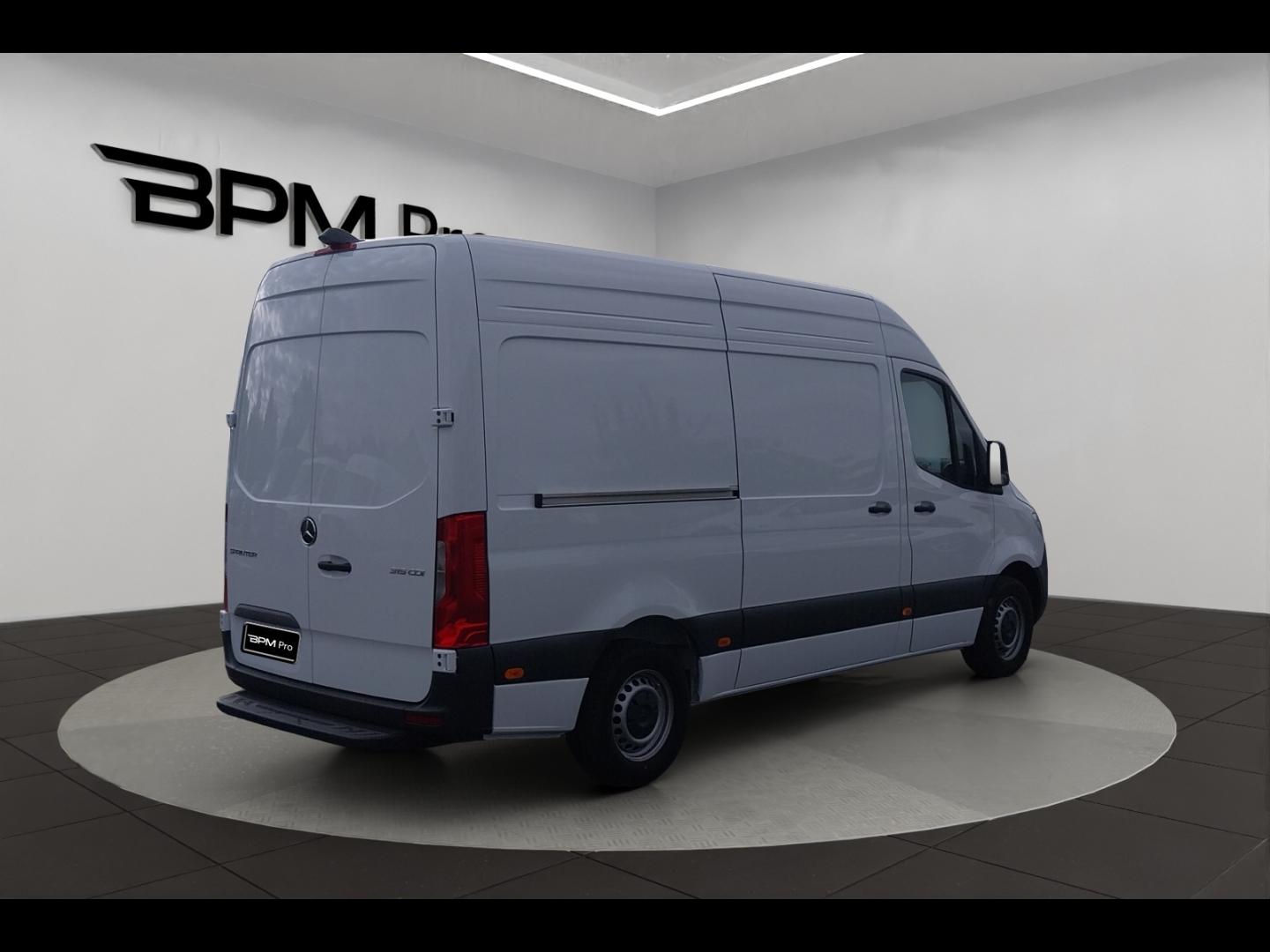 Image MERCEDES-BENZ Sprinter Fg 315 CDI 37 3T5 Base 9G-Tronic ( 43 990 HT )