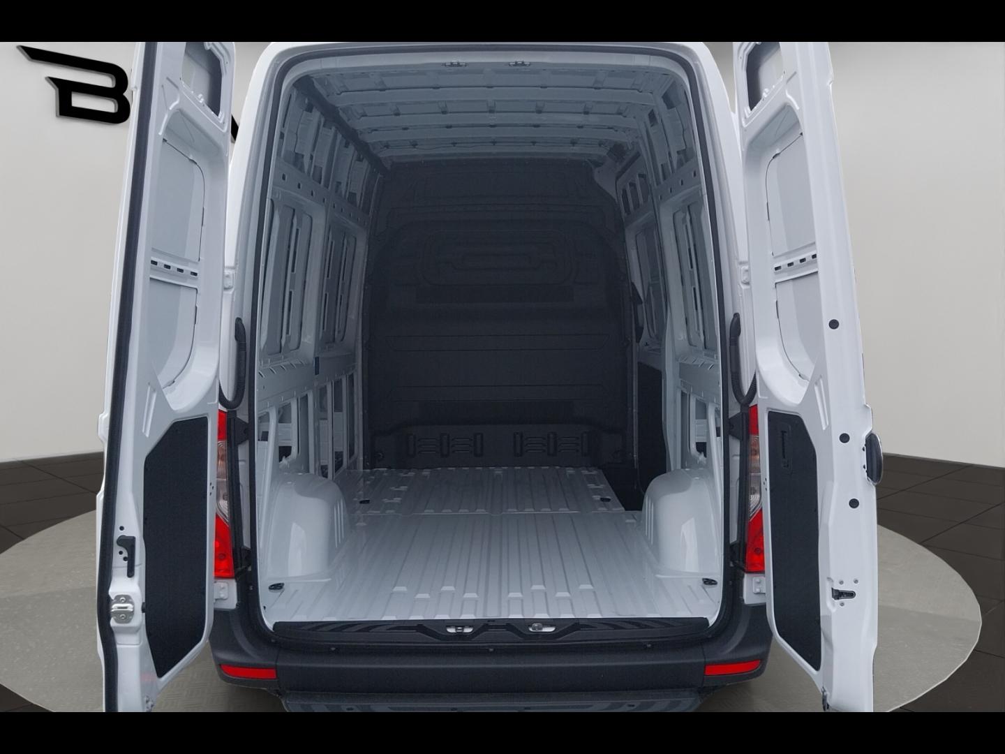Image MERCEDES-BENZ Sprinter Fg 315 CDI 37 3T5 Base 9G-Tronic ( 43 990 HT )