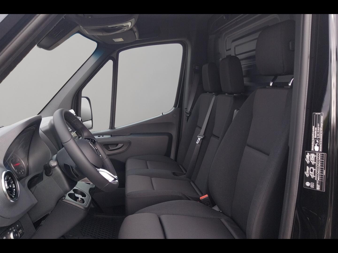 Image MERCEDES-BENZ Sprinter Fg 319 CDI 43 3T5 Select 9G-Tronic ( 53490 HT )