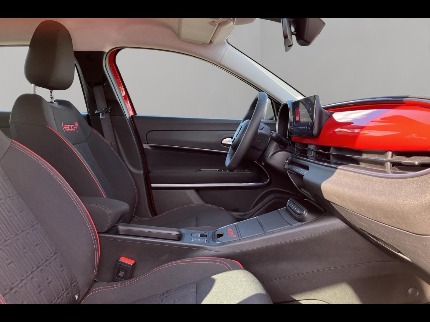 Image FIAT 600 e 156ch 54kWh Red