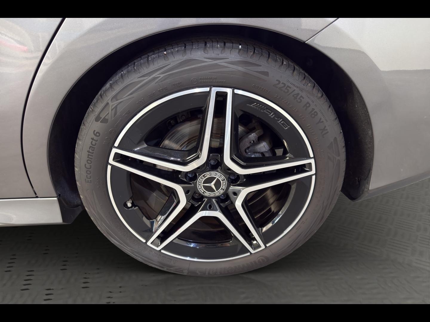 Image MERCEDES-BENZ CLA Shooting Brake 220 d 190ch AMG Line 8G-DCT
