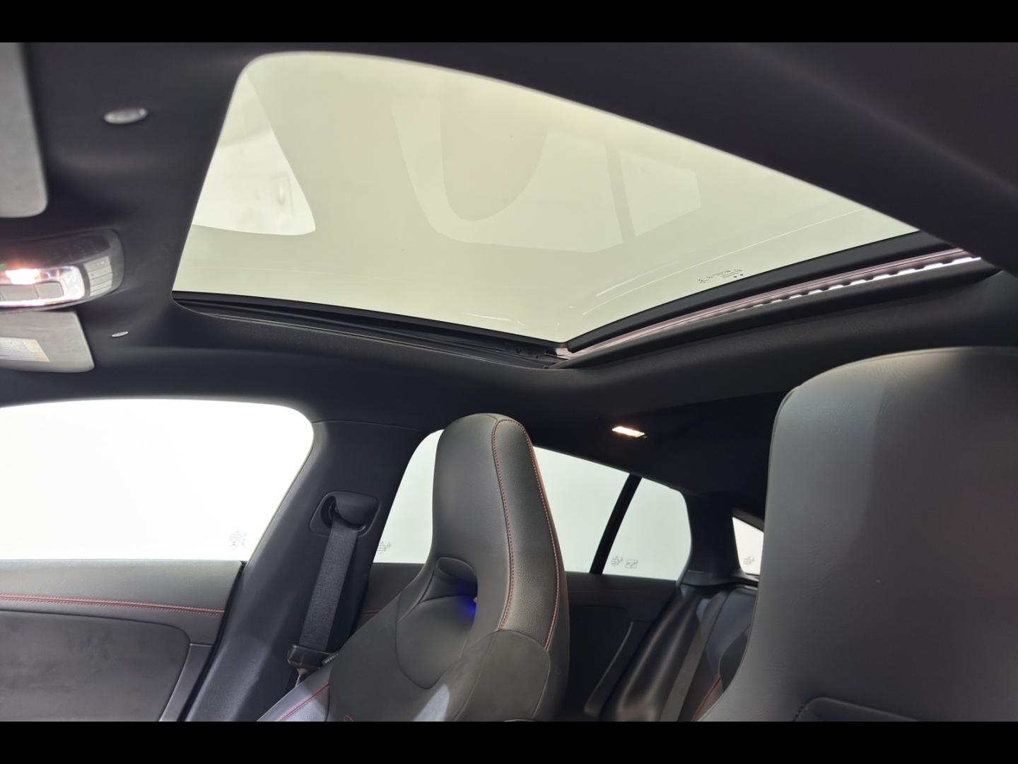 Image MERCEDES-BENZ CLA Shooting Brake 220 d 190ch AMG Line 8G-DCT