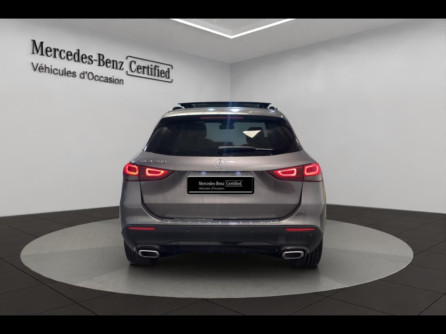 Image MERCEDES-BENZ GLA 200 163ch Progressive Line 7G-DCT