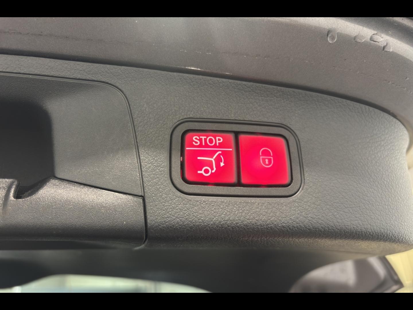 Image MERCEDES-BENZ GLA 200 163ch Progressive Line 7G-DCT