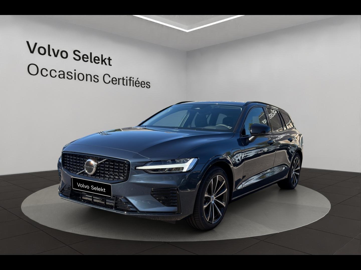 Photo VOLVO V60 T6 AWD 180+156ch Plus Style Dark Geartronic 8