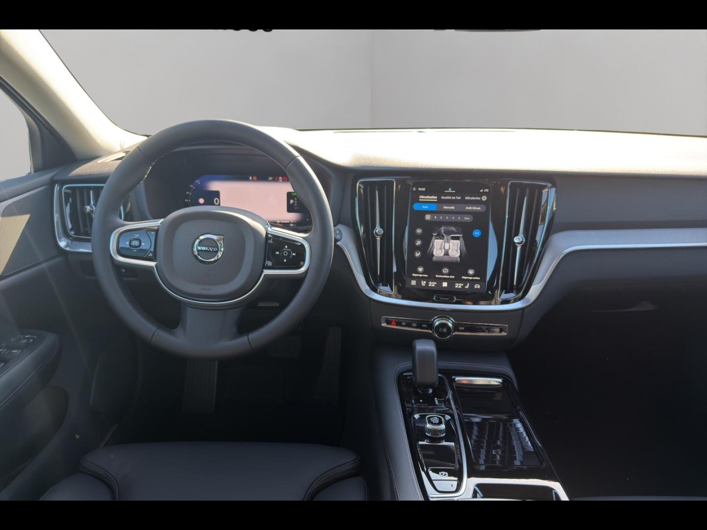 Image VOLVO V60 T6 AWD 180+156ch Plus Style Dark Geartronic 8